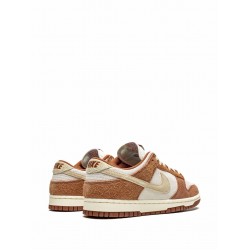 Dunk Low PRM "Medium Curry" sneakers