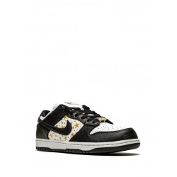 x Supreme SB Dunk Low "Stars/Black" sneakers