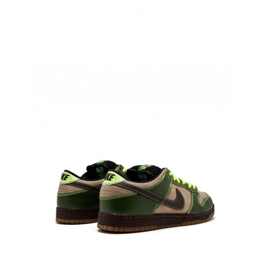 Dunk Low Pro SB "Jedi" sneakers