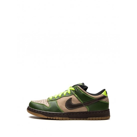Dunk Low Pro SB "Jedi" sneakers