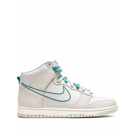 Dunk High SE "First Use - Green Noise" sneakers