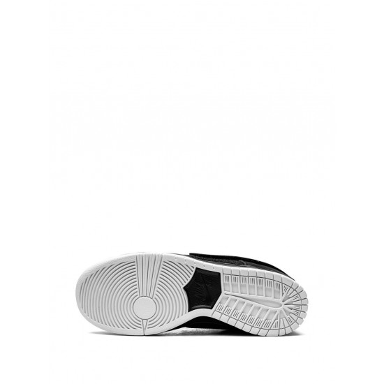 x Gnarhunters SB Dunk Low sneakers