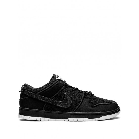 x Gnarhunters SB Dunk Low sneakers