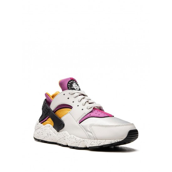 Air Huarache ''Light Bone/Lethal Pink-Univers'' sneakers