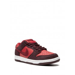 SB Dunk Low "Cherry" sneakers