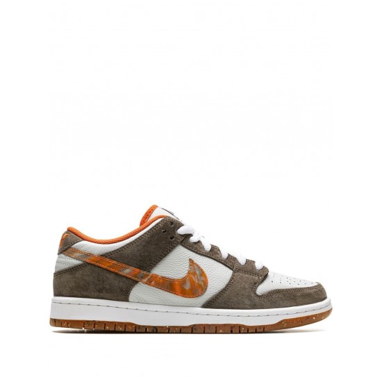 x Crushed DC SB Dunk Low Pro QS sneakers