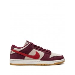 SB Dunk Low "Skate Like A Girl" sneakers