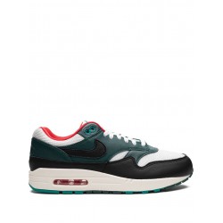 x LeBron James Air Max 1 ''Liverpool" sneakers