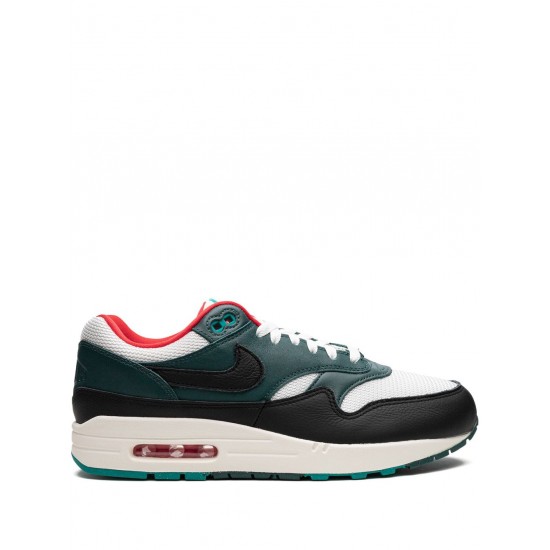 x LeBron James Air Max 1 ''Liverpool" sneakers