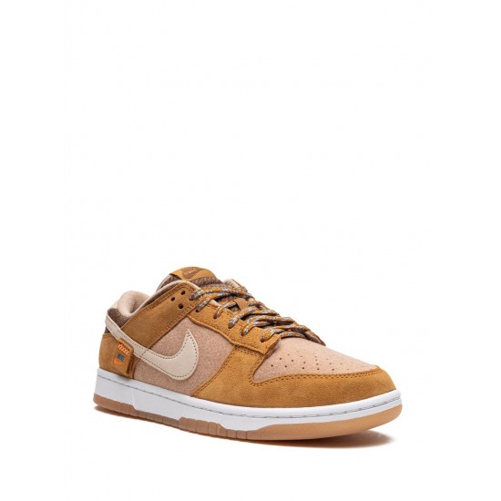 Dunk Low SE "Teddy Bear Praline" sneakers