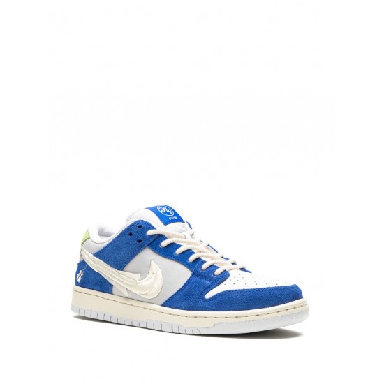 x Fly Streetwear SB Dunk Low "Gardenia" sneakers