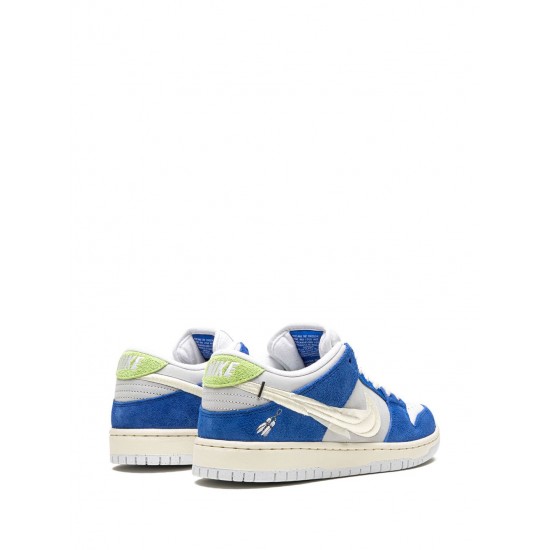 x Fly Streetwear SB Dunk Low "Gardenia" sneakers