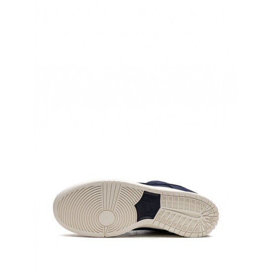 SB Dunk Low "Midnight Navy/Desert Ochre" sneakers