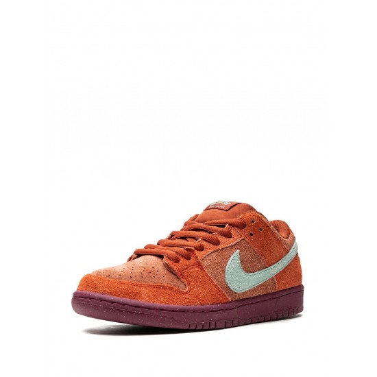 SB Dunk Low Pro Prm "Mystic Red" sneakers