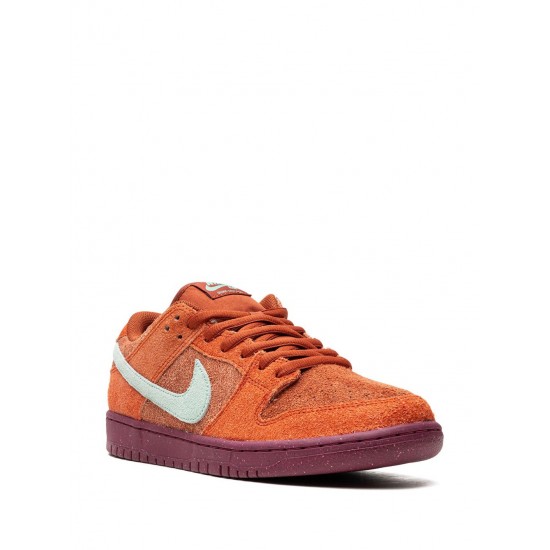 SB Dunk Low Pro Prm "Mystic Red" sneakers