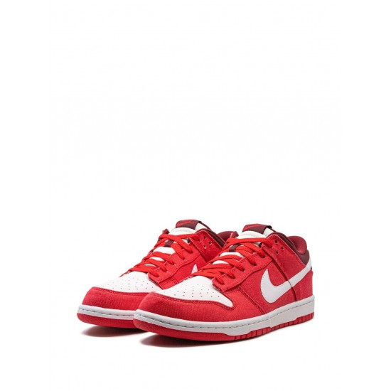 Dunk Low "Hyper Red" sneakers