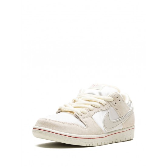 SB Dunk Low "Valentine's Day - Low Love Found" sneakers