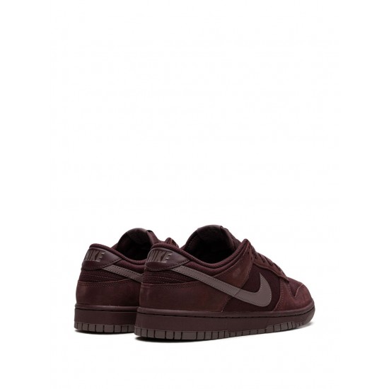 Dunk Low "Burgundy Crush" sneakers