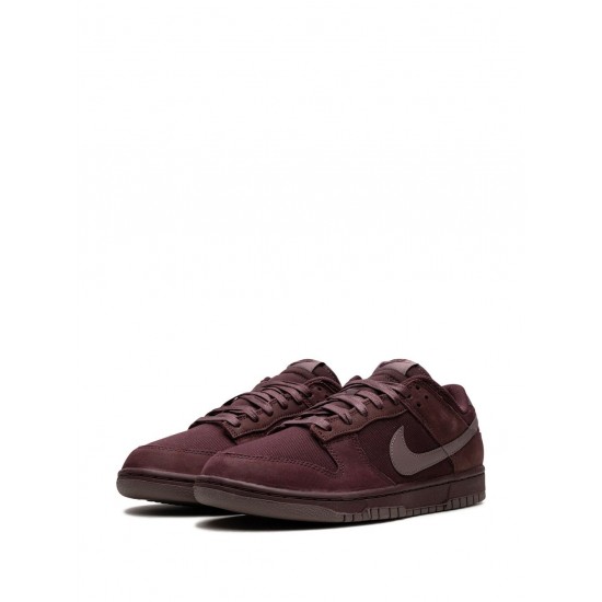 Dunk Low "Burgundy Crush" sneakers