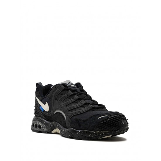 x Undefeated Air Terra Humara "Black" sneakers