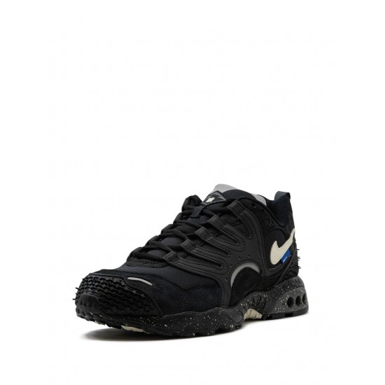 x Undefeated Air Terra Humara "Black" sneakers