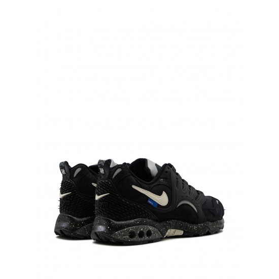 x Undefeated Air Terra Humara "Black" sneakers
