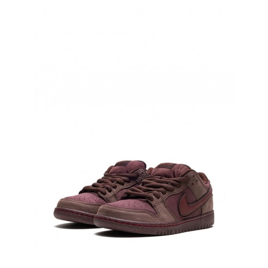 SB Dunk Low "City of Love" sneakers