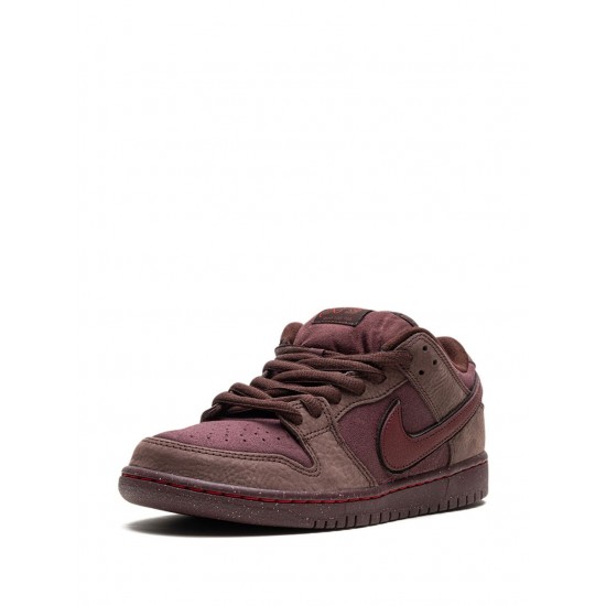 SB Dunk Low "City of Love" sneakers