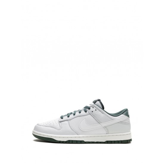 Dunk Low Retro SE "Vintage Green" sneakers