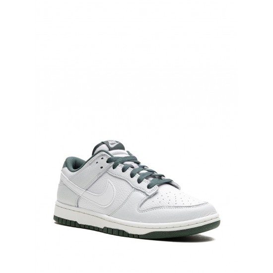 Dunk Low Retro SE "Vintage Green" sneakers