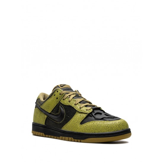 Dunk Low Halloween sneakers