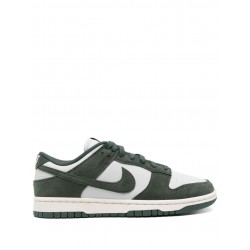 Dunk Low sneakers