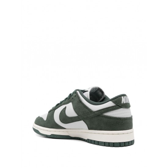 Dunk Low sneakers