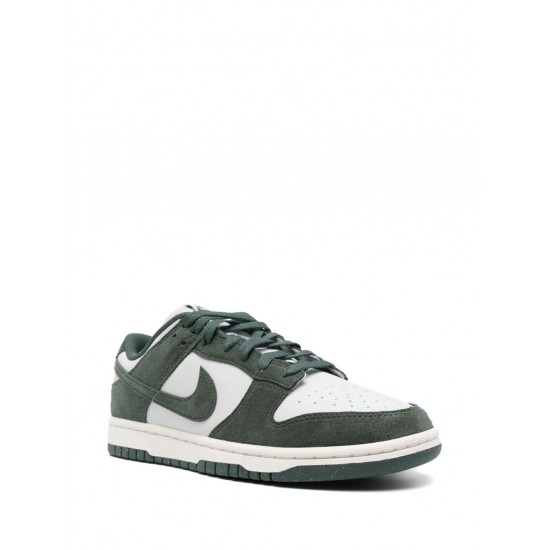 Dunk Low sneakers