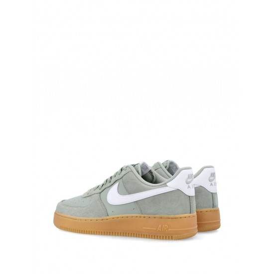 Air Force 1 '07 LV8 sneakers