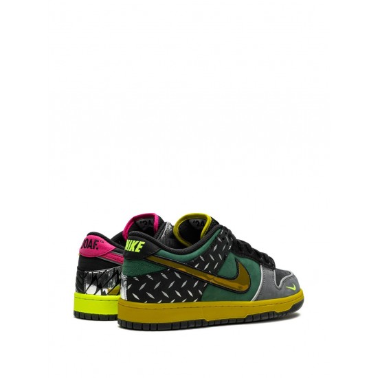 x DOAF Dunk Low "What The Duck- University of Oregon Home" sneakers