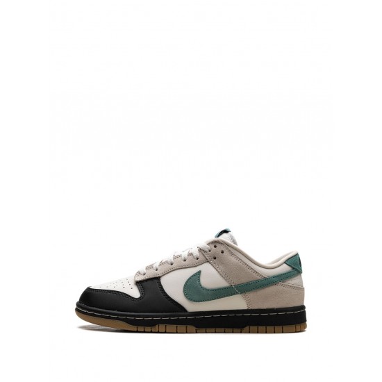 Dunk Low sneakers