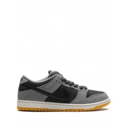 SB Dunk Low sneakers