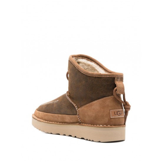 UGG decorative-stitching leather boots