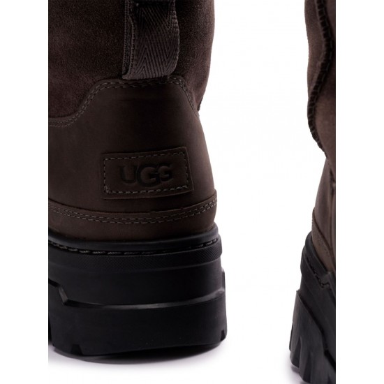 UGG logo-patch slip-on boots