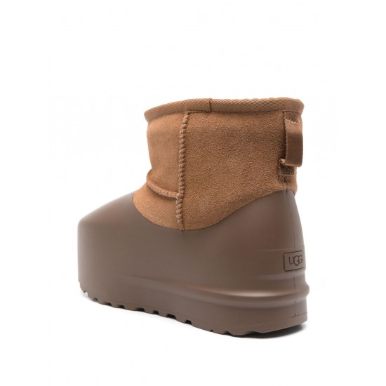 UGG mini Classic Pumped Molded boots